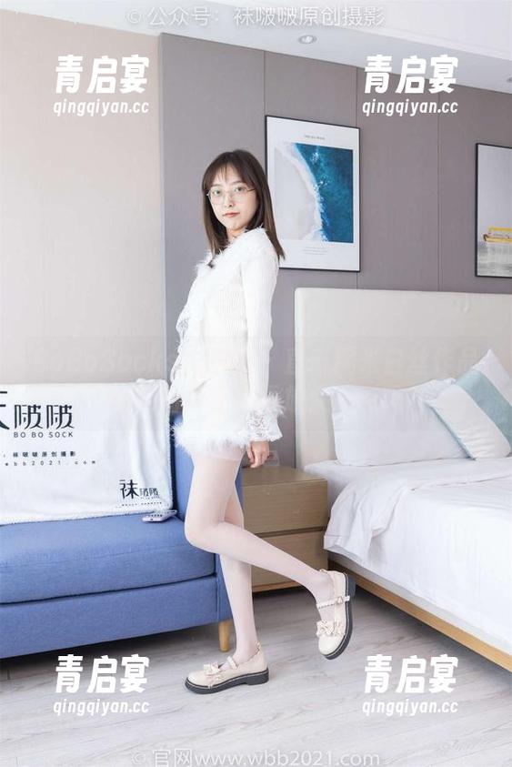 BoBoSocks袜啵啵 - 直击糯米白丝作品：这张图片还能再放大一点吗？