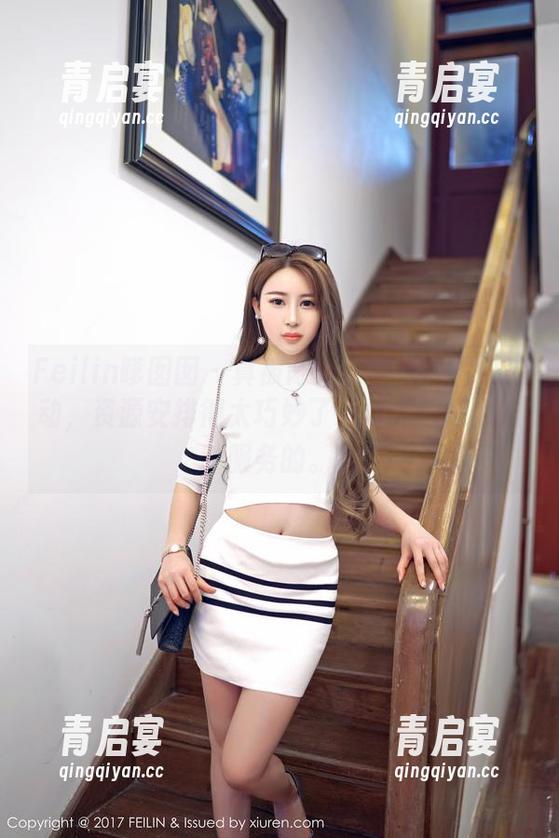 Feilin嗲囡囡-陈舒羽 Feilin嗲囡囡 - 真被陈舒羽的校服图包触动,资源安排得太巧妙了,灯光都是为她服务的。