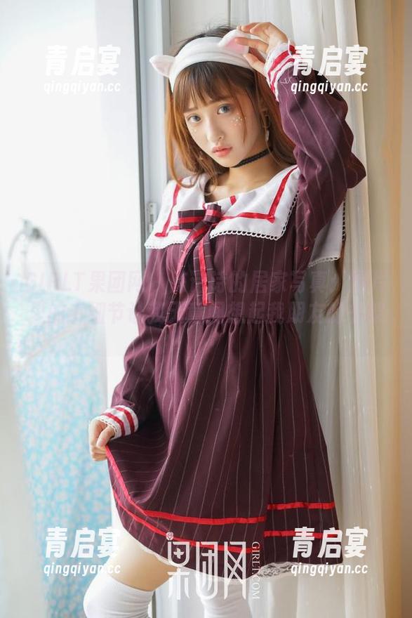 GIRLT果团网-陈诗诗 GIRLT果团网 - 陈诗诗的居家写真:图片里的小细节让我无意间想起我朋友的书架…
