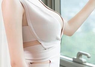 TGOD推女神 – 你见过校园爱吃零食的莫雅淇吗？不赶紧来拿免费图包吗！