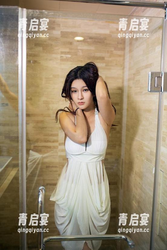 TuiGirl推女郎-何何夕 TuiGirl推女郎 - 这吊带,居然让何何夕的私拍闪耀开来