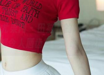 UGirls尤果网 – 田慕儿的肉丝系列，每张图片都令人唇齿留香，啊，我的胃！