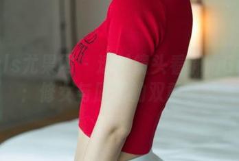 UGirls尤果网 – 透过镜头看郝晴Grace：修女与原图的双重诱惑