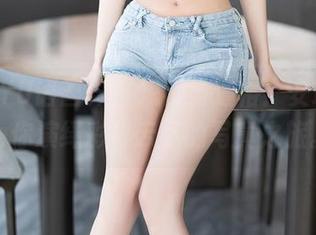 XIAOYU语画界 – 短裤与逼格：安琪yee为你演绎彩祥云下的写真之旅。