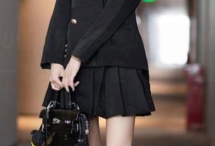 XIAOYU语画界 – 芝芝booty的最新户外写真——她又在“随便一拍”中变成了模特。