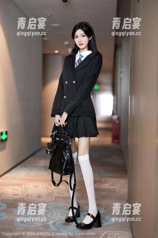 XIAOYU语画界-芝芝booty XIAOYU语画界 - 芝芝booty的最新户外写真——她又在“随便一拍”中变成了模特。