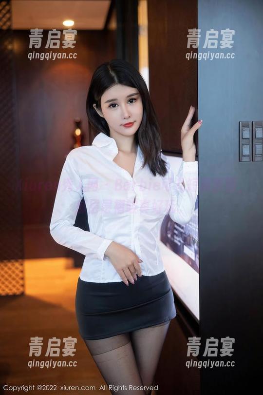 Xiuren秀人网-Barbie可儿 Xiuren秀人网 - Barbie可儿短裙原图,那层层褶皱真好玩。