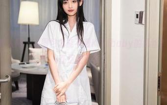 Xiuren秀人网 – 逛图包怎能不看Kikibaby的黑丝？原图悄悄在这里等你！