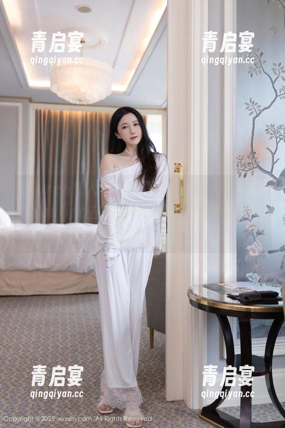 Xiuren秀人网-兜豆靓Youlina Xiuren秀人网 - 不同于传统女仆,兜豆靓Youlina在图库分享中的小细节满满,太赞了!