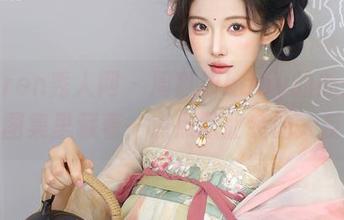Xiuren秀人网 – 周慕汐baby的办公室，图集里藏着一点点职业装的大反转