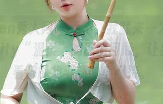 Xiuren秀人网 – 要不，我就来一发大琪琪Emily“温柔”的原图回顾，让我每次看都能找到新的小期待。