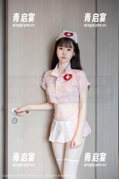 Xiuren秀人网-媃柔rourou Xiuren秀人网 - 媃柔rourou泳衣作品,光影交织中,你会不自觉地想要靠近一点。