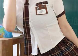 Xiuren秀人网 – 林文文yooki的美足图包：一不小心就被这双腿迷到了！
