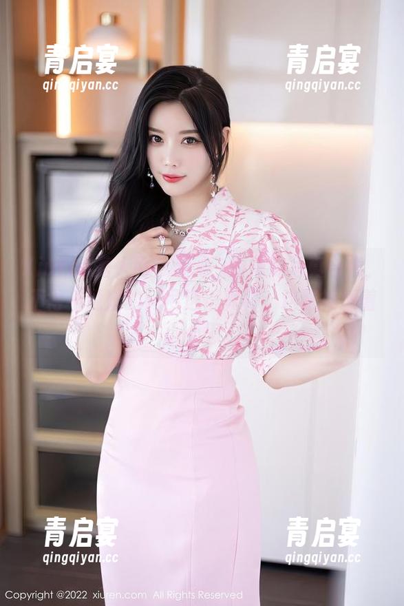 Xiuren秀人网 - 梦心玥的妹妹写真合集，不得不说她的角度选得真棒，这眼神透着小心思。