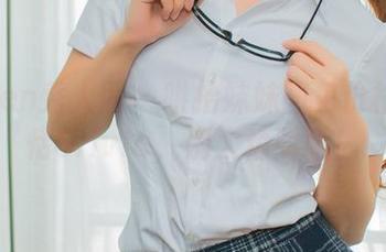 Xiuren秀人网 – 哄抬妹妹图包价格的楚恬Olivia，别太精明哦！