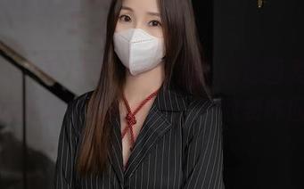 Xiuren秀人网 – 燕甘甘的泳池图集，哟，这水面果然适合拍照，不收费咋回事。