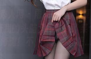 Xiuren秀人网 – 雨瞳Yoyo的夏天原图，看着看着我的头脑竟然飞到了某个奇怪的海滩！不，你没事儿吧…