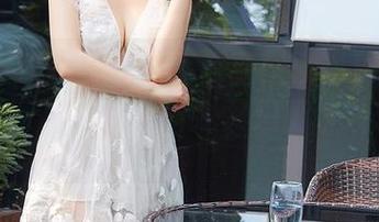 YouMi尤蜜荟 – 图库更新：发现周欣琪的“秘书”，这角色叫我又想工作又想放松。