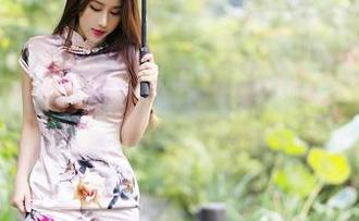YouMi尤蜜荟 – 思淇Sukiii户外打卡，免费图包等你来拿，背影杀手有木有？