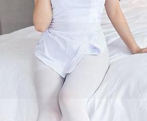YouMi尤蜜荟 – 轻松取走！李纤纤黑丝俏佳人原图，不带任何保留，她的每个角度都挺妙的。
