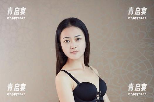 YouWu尤物馆 - 一边看孟狐狸FoxYini的万圣节写真，一边心想着我也能这样打扮吗？