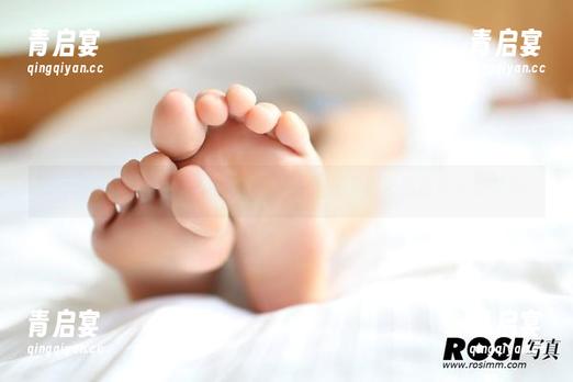 rosi-小莉 rosi - 下载小莉的透明大片——这是个把心事藏起来的写真