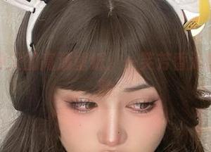修女与神父的高清壁纸：一笑芳香沁的逆天探险