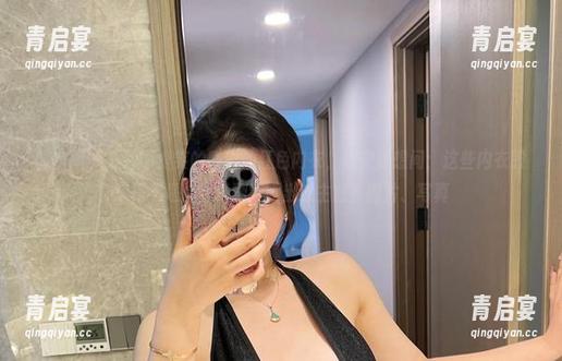 不爱笑的赛琳 微密圈 - 看到不爱笑的赛琳的红色内衣,我突然想问:这些内衣股东是不是都给港剧编剧出过主意?图片、写真