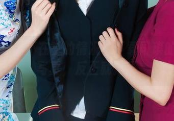 丽柜 – 在不在乎的情况下下载司琪的棉袜写真，反正就算了