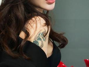 丽柜 – 当黄芬的美足遇上无圣光合集，让你的脚趾都想开派对！