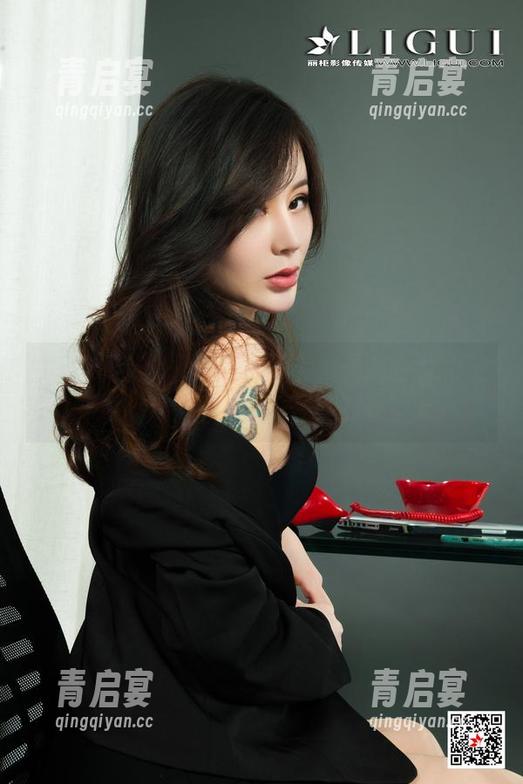 丽柜-黄芬 丽柜 - 当黄芬的美足遇上无圣光合集,让你的脚趾都想开派对!