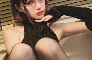私房里的清凉时刻，你十七鸽泳装造型走一波？