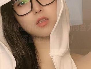 微密圈 – 俏妞qiaoniuTT的肉丝大冒险，资源还挺丰富啊！