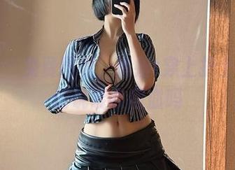 微密圈 – 免费图包，俏妞t穿上护士制服，话说能收回血吗
