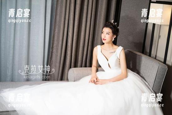 克拉女神-周迪 克拉女神 - 如果你想看到周迪最真实的一面,就看她的眼镜写真吧!