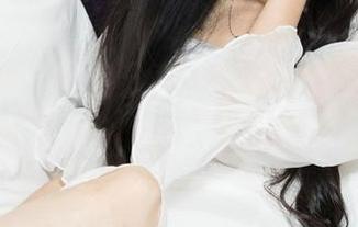 克拉女神 – 图包分享：熙妍在浴缸里的“水下活动”，好想泡一泡。