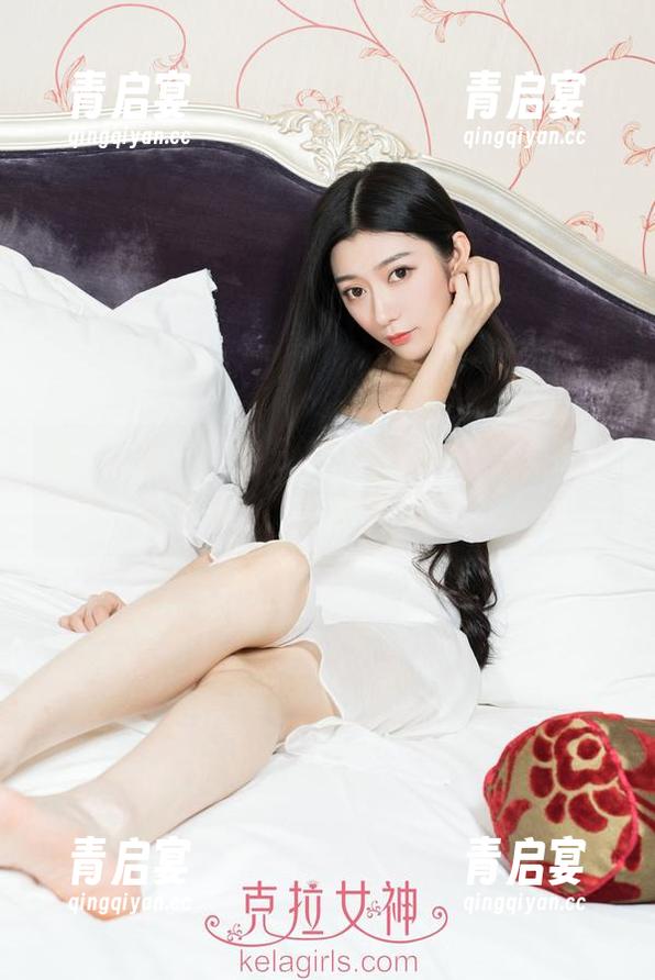 克拉女神 - 图包分享：熙妍在浴缸里的“水下活动”，好想泡一泡。