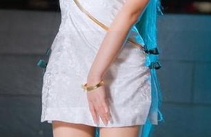 cos资源趁热打铁，大大卷卷小卷的美腿在这里等你！