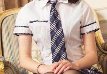 头条女神 – 免费不止是个噱头，coco的泳衣作品还真有点意思。