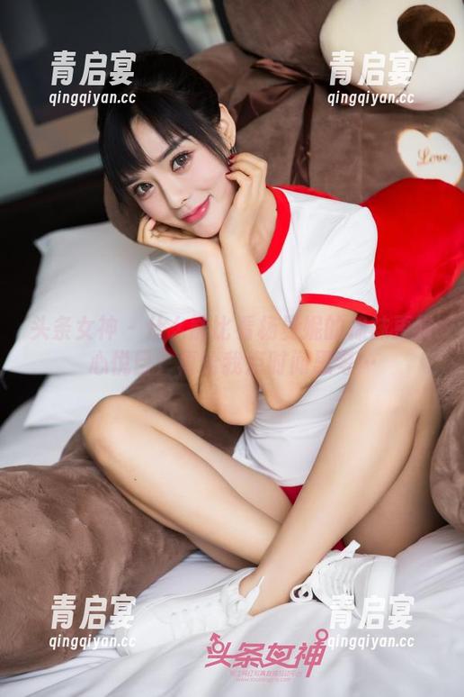 头条女神 - 什么能比看杨曼妮的棉袜更赏心悦目？再给我点时间思考…