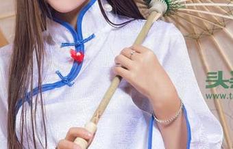 头条女神 – 梦心玥的御姐套图合集——看她那气场，空气都得鞠躬。