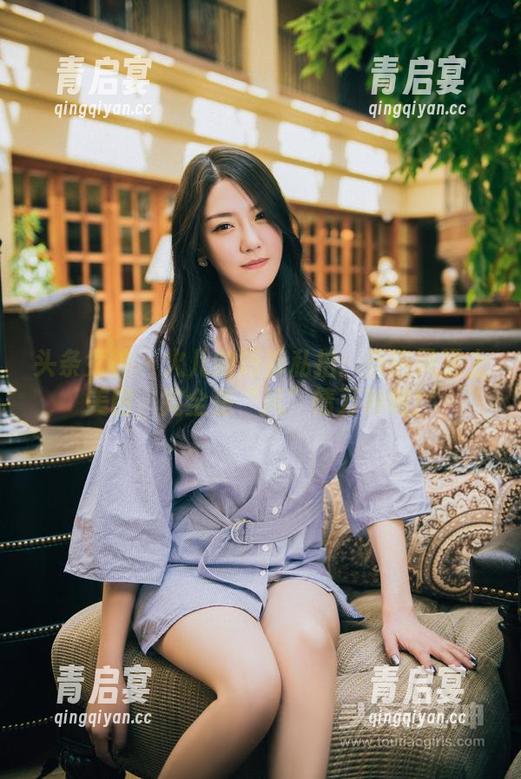 头条女神-火儿 头条女神 - 火儿的短裤私拍:当热风遇上美图,完全是“风”情万种啊!