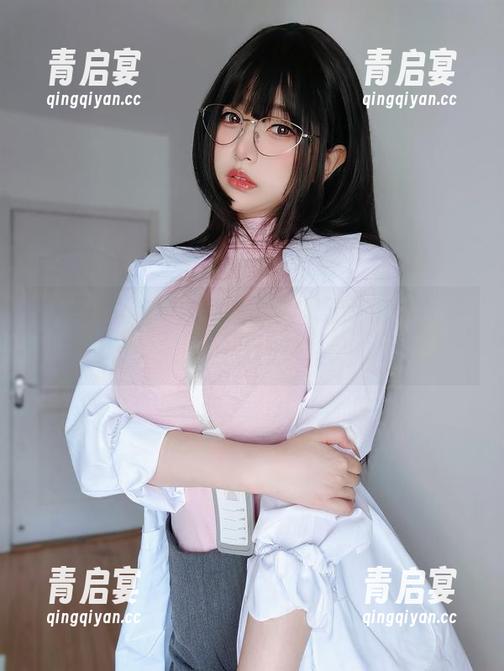 女主K的秘书时光：原图里的小细节，让我想起了每一次的‘意外’。