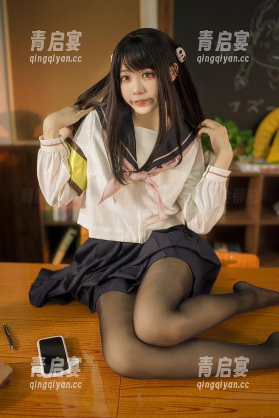 制服精选：安食Ajiki把这些气息全都拍成作品了……