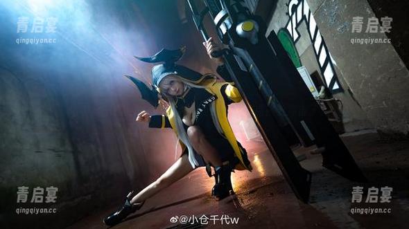 小仓千代w 小仓千代w的礼服照片,是时候给你点视觉冲击了!