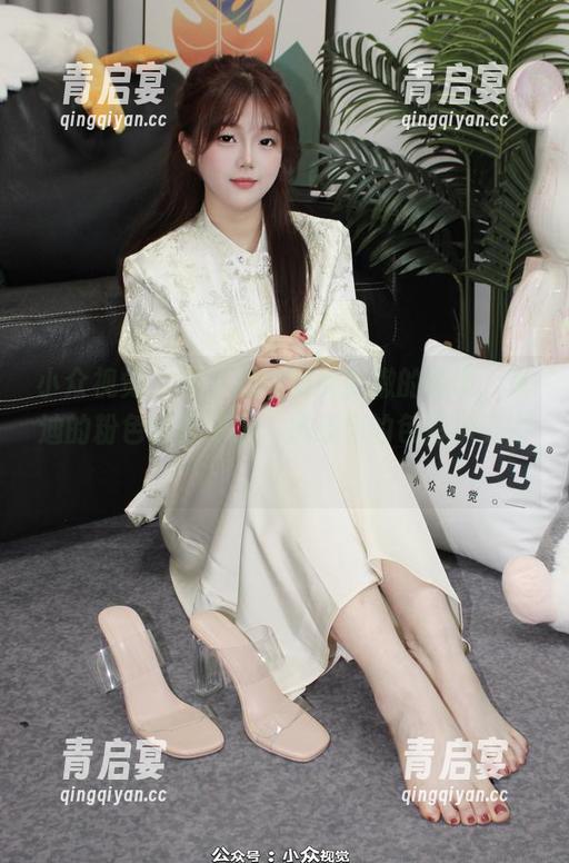 小众视觉 - 从未见过如此粉嫩的造型，艾迪的粉色套图精选，挑战你的色彩承受力！