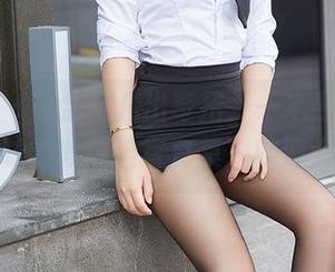 尤蜜荟 – 黄金宝儿出奇招，一本熙熙攘攘的暧昧游戏精选写真集，脑洞大开！