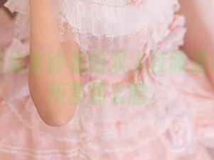 在线见证幼水铃衣的双人校服是否真如她所言那么酷。