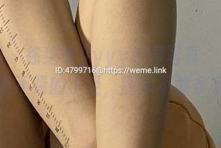 微密圈 – 徐绾绾yyyy校园写真：走过那条不羁的小径，图都不敢多看