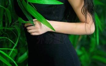 推女郎 – 连欣的制服合集，期间有没有意外彩蛋？